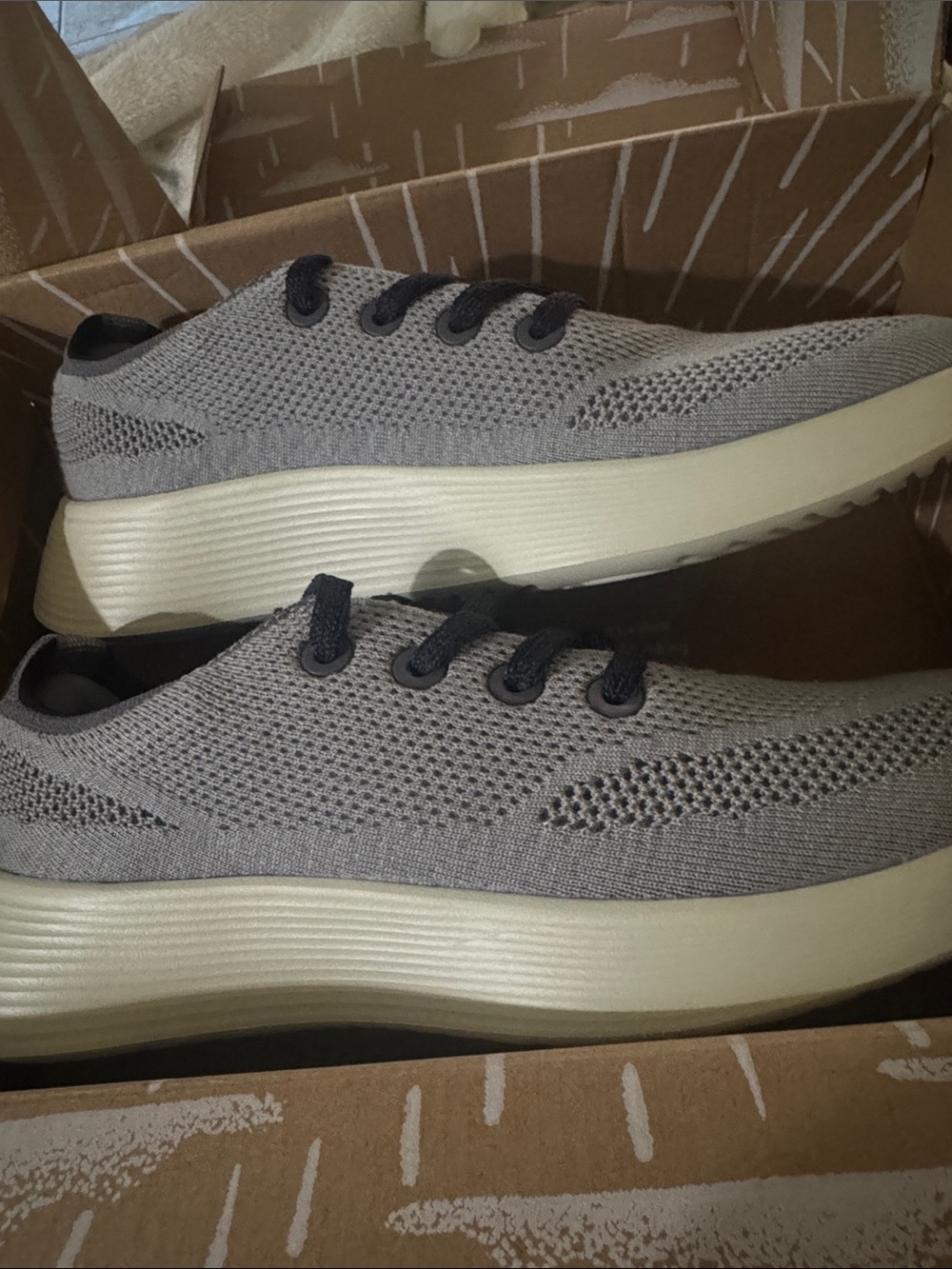 NIB allbirds Gray & Navy Wool Runners w/ Maroon Accent SZ EU 38 W 8